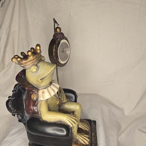 Frog Prince Figure With Clock - Picture 2 of 10
